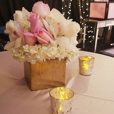 flower-arrangement-wedding-decor-on-the-spouse-house