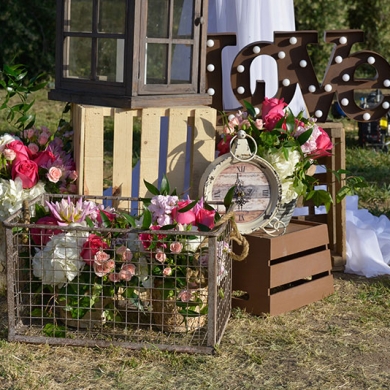 trendy-fun-wedding-decor-ideas-tlc-spouse-house